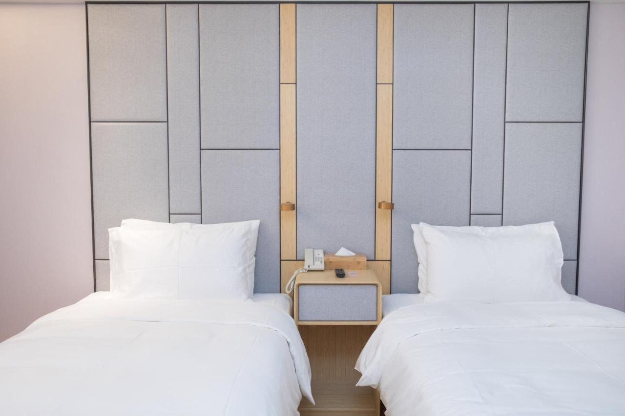 Ji Hotel 3*